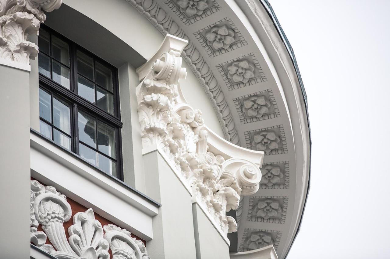 Library House "Bibliotekas Nams" - Apartment With Park View รีกา ภายนอก รูปภาพ